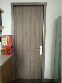 cửa_gỗ_công_nghiệp_MDF_Laminate_vân_gỗ.jpg