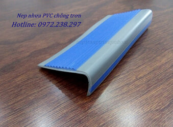 nẹp nhựa PVC chống trơn xanh.jpg