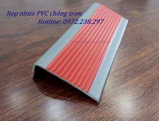 nẹp nhựa PVC chống trơn đỏ.jpg