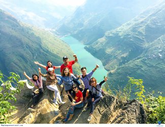 at_hinh-anh-tour-ha-giang-mua-hoa-tam-giac-mach-thang-11_3cb7f6194669cb4aced34c9bcdb670cd.jpg