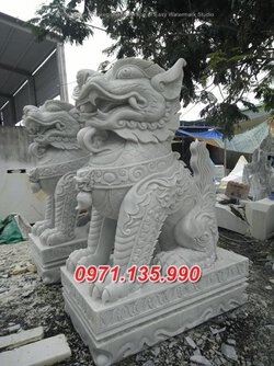 Nghê đá đẹp lăng mộ +017 tượng nghê cửa nhà thờ họ.jpg