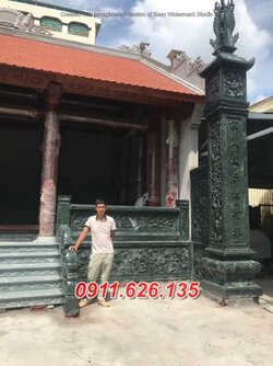 55+ Cột đèn đá xanh rêu đẹp - Cột đá khối nhà thờ.jpg
