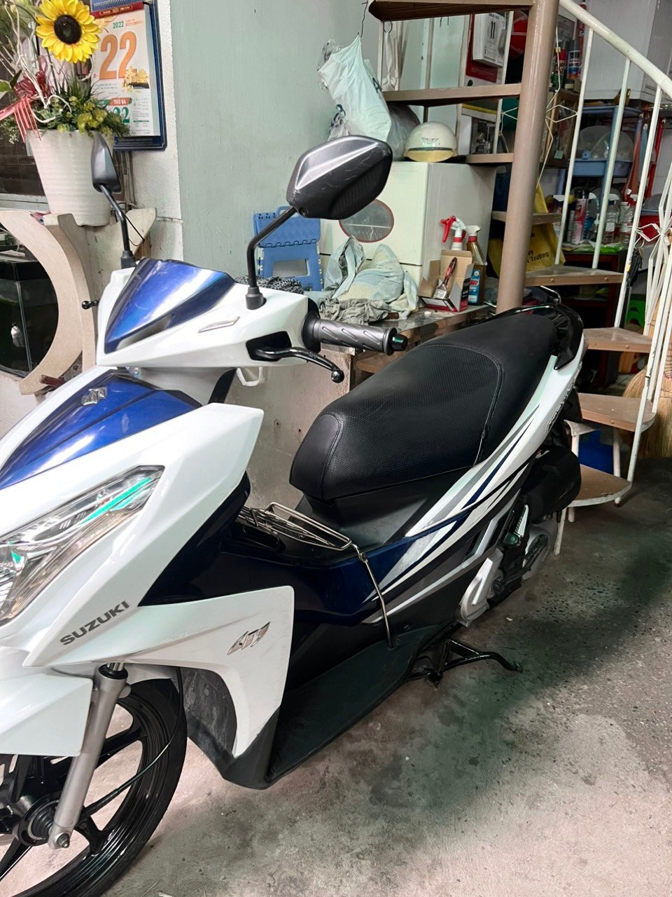 Suzuki IMPULSE 125cc Fi màu trắng | Kênh Sinh Viên