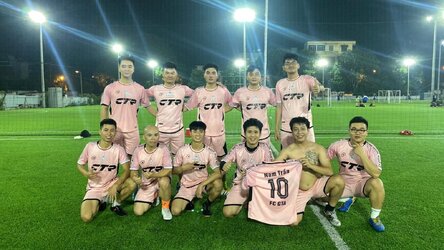 Ngày bôn ba vì cơm áo gạo tiền Trưa tới chỉ dám ngủ vội tại chỗ có đơn là đi ngay cho các bác,...jpg