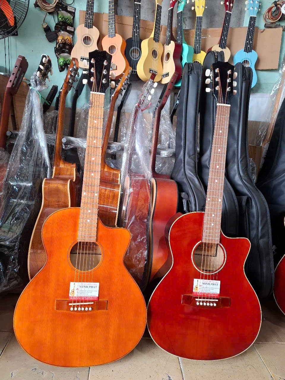 dan-guitar-acoustic-tap-choi-gia-re-duoi-1-trieu (1).jpg dan-guitar-acoustic-tap-choi-gia-re-duoi-1-trieu (1).jpg