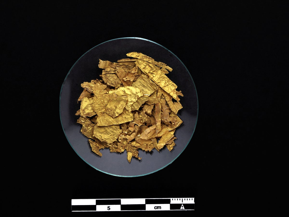 matarrubilla20-20gold20foil20fragments-1-17476290603641921144511-1747633326868-174763332702515...jpg matarrubilla20-20gold20foil20fragments-1-17476290603641921144511-1747633326868-174763332702515...jpg