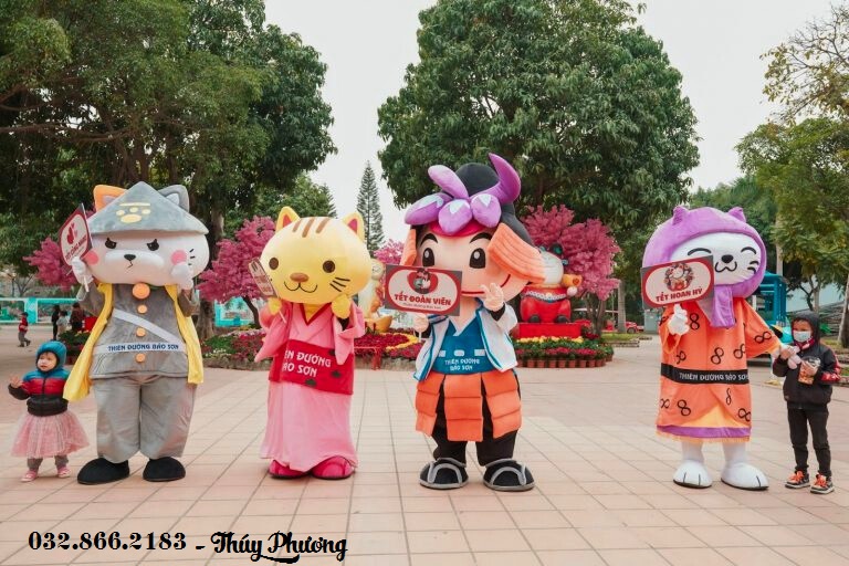Mascot hoạt náo cực sung trong mọi sự kiện.jpg Mascot hoạt náo cực sung trong mọi sự kiện.jpg
