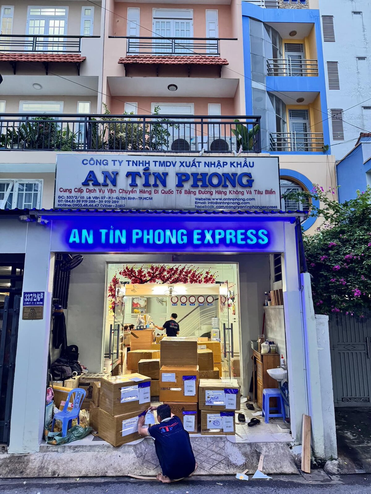Gửi túi xách đi Mỹ TN.jpg Gửi túi xách đi Mỹ TN.jpg