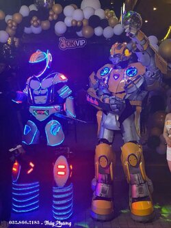 Robot LED khai trương cực hoành tráng.jpg