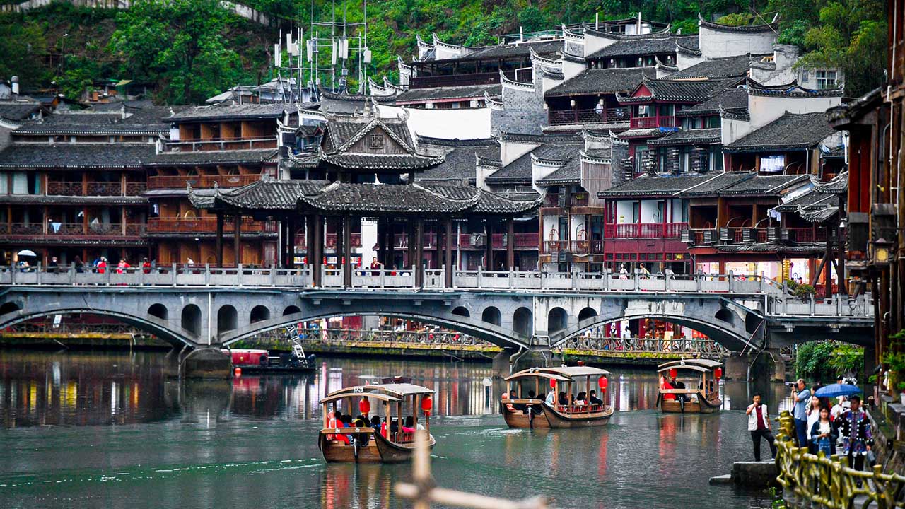 tour-phuong-hoang-co-tran-2023.jpg