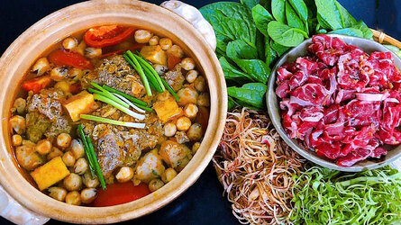 am-ap-ngay-mua-voi-mon-lau-rieu-cua-bap-bo-bo-duong-202202231505049036.jpg