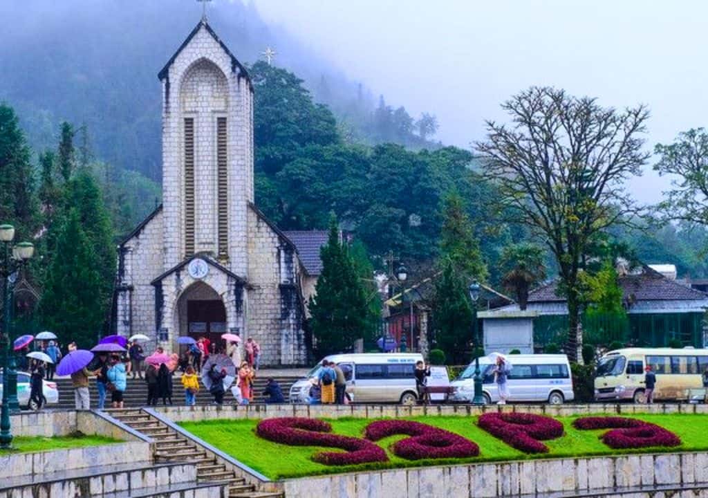 thi-tran-sapa-2-min.jpg thi-tran-sapa-2-min.jpg
