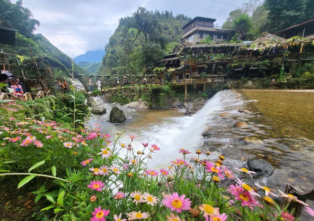 thi-tran-sapa-7-min.jpg thi-tran-sapa-7-min.jpg