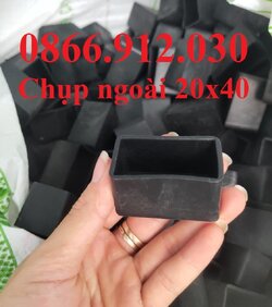 xuong-gia-cong-nap-nhua-chup-chan-ban.jpg