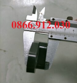 gia-cong-cuc-nhua-do-mat-ban.jpg