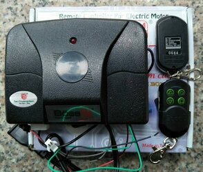 bo-dieu-khien-cua-cuon-bossdoor (1).jpg