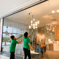 Dịch vụ vệ sinh cửa hàng.png