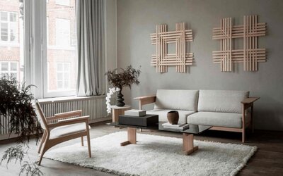 Phong cách tối giản giúp giải phóng không gian sinh hoạt chung cho gia đình đông người.