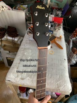 nhan-sua-dan-guitar-kapok-gay-ngang-dau-can (2).jpg