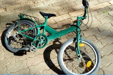 Xe đạp cũ trẻ em.jpg