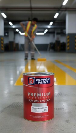 sơn kẻ vạch Nippon Roadline.jpg