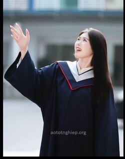 thuê áo cử nhân quốc tế (4).jpg