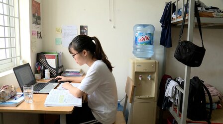 Student_studying_in_202604280930.jpeg