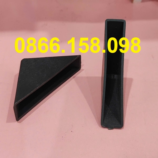 bao-ve-goc-ban-hinh-tam-giac.jpg