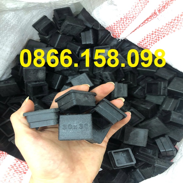 nhua-bit-dau-ong-sat-vuong-30x30mm.jpg