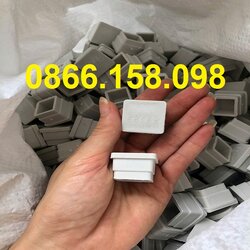 nut-nhua-bit-dau-ong-sat-vuong-25x25mm.jpg