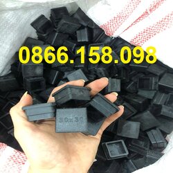 nhua-bit-dau-ong-sat-vuong-30x30mm.jpg