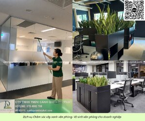 Chăm sóc cây xanh văn phòng - vệ sinh văn phòng 090626 2.jpg Chăm sóc cây xanh văn phòng - vệ sinh văn phòng 090626 2.jpg